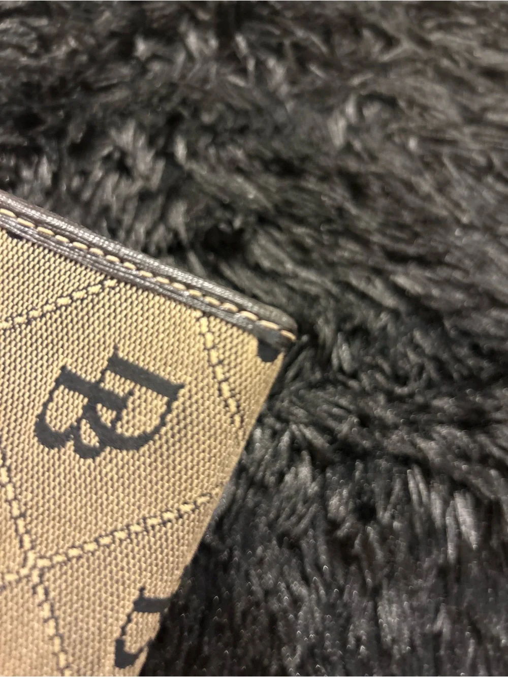 Dooney & Bourke classic dooney